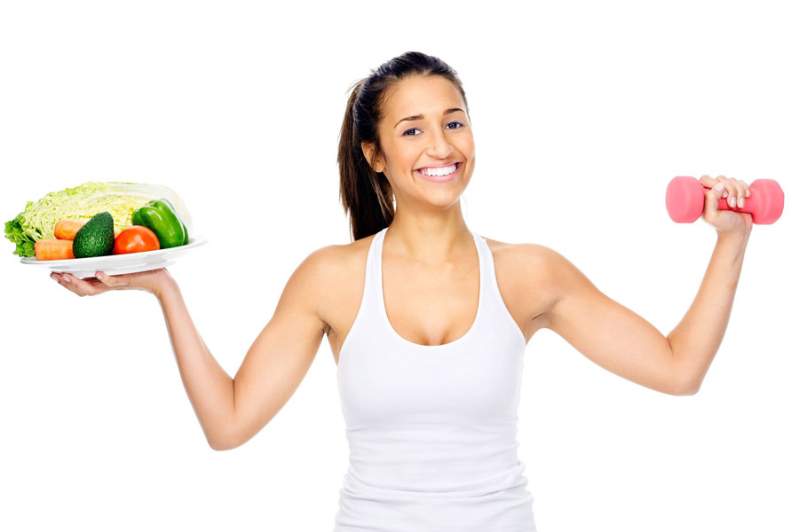 Sind Diäten sinnvoll? Frau mit guter Ernährung und FItness